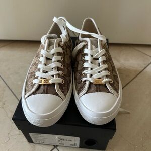Coach Khaki White Gold Signature Jacquard Canvas US 6.5B Women's Low Top